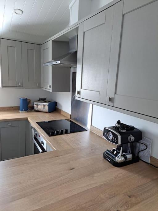 Diddly Squat Lodge With Hot Tub, Pendle View Holiday Park Clitheroe Exterior photo