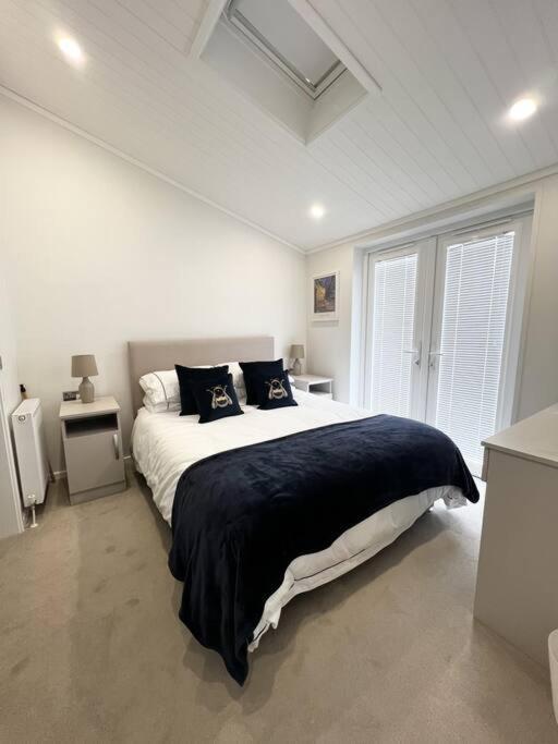 Diddly Squat Lodge With Hot Tub, Pendle View Holiday Park Clitheroe Exterior photo